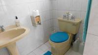 Main Bathroom - 4 square meters of property in Crossmoor