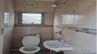 Bathroom 1 - 4 square meters of property in Crossmoor
