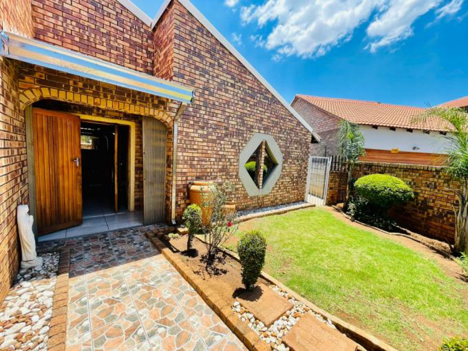 3 Bedroom House for Sale For Sale in Spruitview - MR610651
