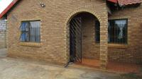 Patio - 3 square meters of property in Dobsonville