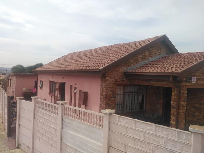 2 Bedroom House for Sale For Sale in Soweto - MR611187