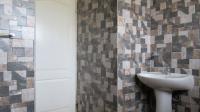 Bathroom 1 - 6 square meters of property in Finsbury