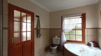 Main Bathroom - 9 square meters of property in Wilgeheuwel 