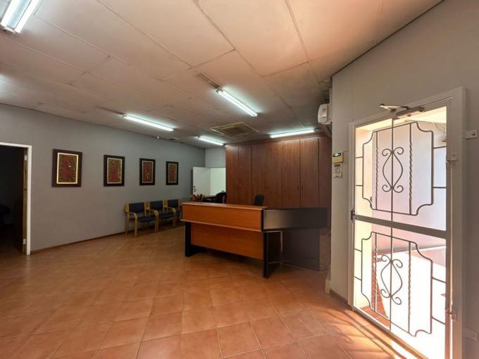 Commercial to Rent in Rustenburg - Property to rent - MR612561