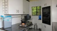 Kitchen - 17 square meters of property in Brackendowns