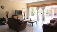 Lounges - 35 square meters of property in Brackendowns