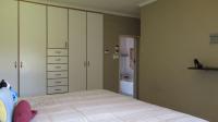 Main Bedroom - 20 square meters of property in Brackendowns