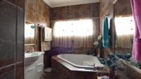 Bathroom 2 - 15 square meters of property in Lyttelton Manor