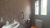Bathroom 3+ - 10 square meters of property in Birchleigh