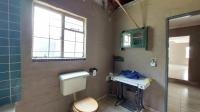 Bathroom 1 - 9 square meters of property in Lyttelton