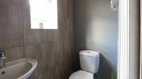 Main Bathroom - 3 square meters of property in Bezuidenhout Valley