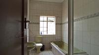 Bathroom 1 - 7 square meters of property in Bezuidenhout Valley