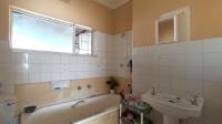 Bathroom 1 - 6 square meters of property in The Orchards