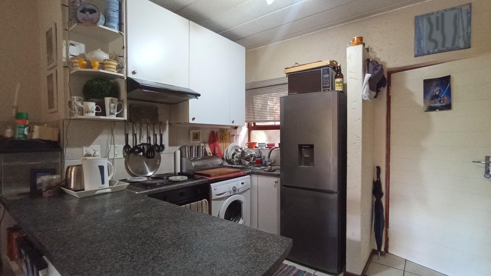 Kitchen - 9 square meters of property in Magaliessig