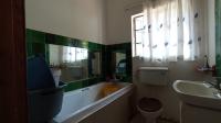 Bathroom 1 - 5 square meters of property in Bezuidenhout Valley