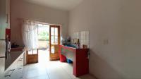 Kitchen - 9 square meters of property in Bezuidenhout Valley