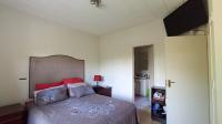 Main Bedroom - 15 square meters of property in Lone Hill