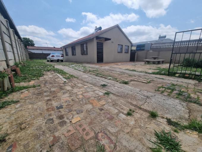 3 Bedroom House for Sale For Sale in Lenasia South - MR613313