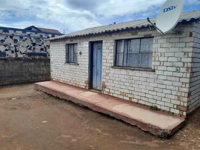 2 Bedroom House for Sale For Sale in Dhlamini - MR613692