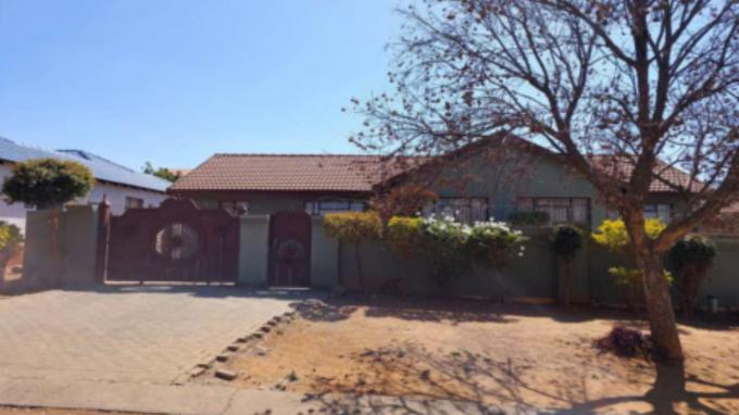 SA Home Loans Sale in Execution 3 Bedroom House for Sale in Philip Nel Park - MR614194