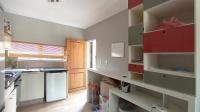 Kitchen - 11 square meters of property in Murrayfield