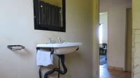 Bathroom 1 - 6 square meters of property in Elandsvlei 249-Iq