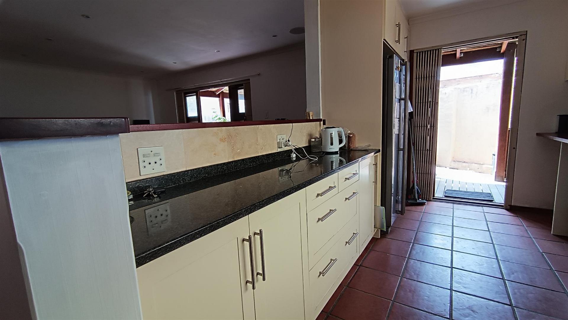 Kitchen - 14 square meters of property in Dreyersdal