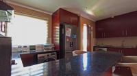 Kitchen - 10 square meters of property in Rua Vista