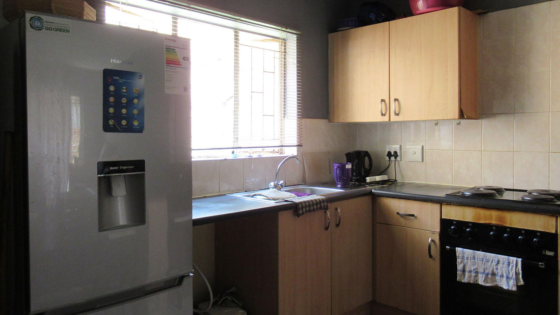 Kitchen - 9 square meters of property in Groblerpark