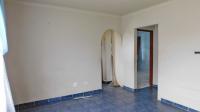 Lounges - 16 square meters of property in Lovu