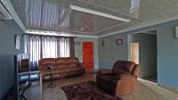 Lounges - 34 square meters of property in Heuweloord