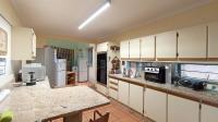 Kitchen - 24 square meters of property in Magalieskruin