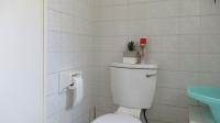 Bathroom 1 - 4 square meters of property in Observatory - JHB