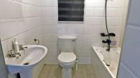 Bathroom 1 - 4 square meters of property in Escombe 