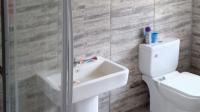 Main Bathroom - 7 square meters of property in Lakeside - (Vereeniging)
