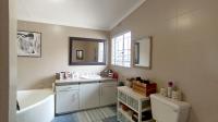 Main Bathroom - 10 square meters of property in Blairgowrie