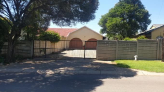 SA Home Loans Sale in Execution 4 Bedroom House for Sale in Wilropark - MR619966