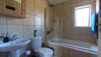 Bathroom 1 - 6 square meters of property in Boardwalk Manor Estate