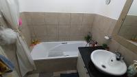 Bathroom 1 - 7 square meters of property in Klipkop