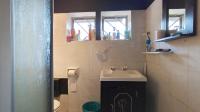 Main Bathroom - 5 square meters of property in Theresapark