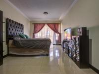 Main Bedroom - 26 square meters of property in Bonaero Park