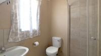 Main Bathroom - 5 square meters of property in Klerksoord