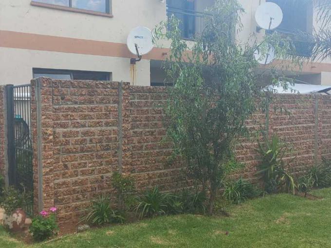 2 Bedroom Simplex for Sale For Sale in Parkrand - MR622300