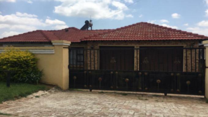 SA Home Loans Sale in Execution 3 Bedroom House for Sale in Eikepark - MR622684