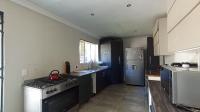 Kitchen - 20 square meters of property in Wierdapark