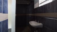 Bathroom 1 - 9 square meters of property in Valhalla
