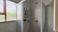Main Bathroom - 6 square meters of property in Sonneveld