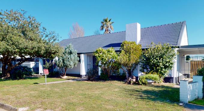 3 Bedroom House for Sale For Sale in Paarl - MR624234