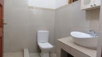 Bathroom 1 - 10 square meters of property in South Kensington