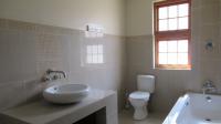 Bathroom 3+ - 11 square meters of property in South Kensington